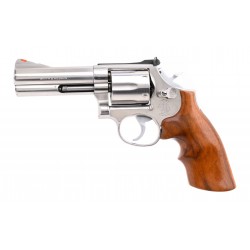 Smith & Wesson 686 Revolver...