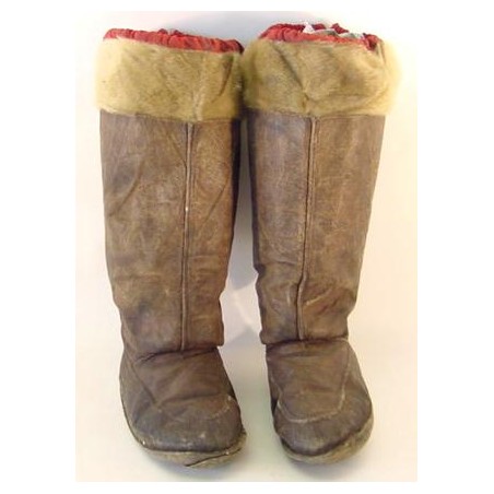 Pair Of Eskimo Boots  (CUR111)