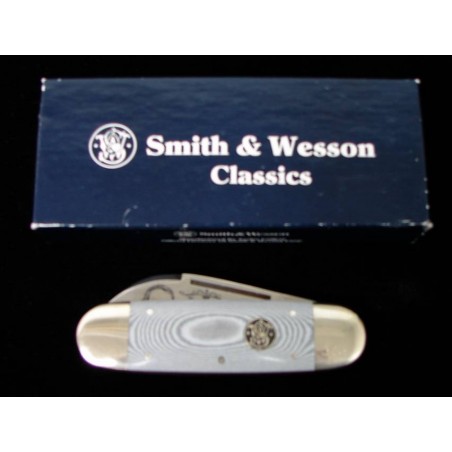 Smith & Wesson folder limited edition knife.  (K852)