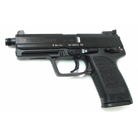 Heckler & Koch USP Tactical .40 S&W caliber pistol. (iPR18095)