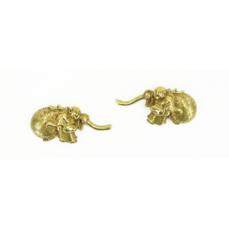 A pair of gold Menuki (MGJ364)