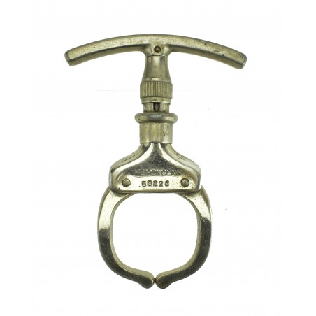 Iron Claw Handcuff. (MIS1255)