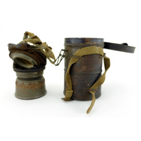 German Very Rare WWI gas mask with carrier (MIS763)