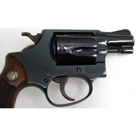 Smith & Wesson 36 .38 Special caliber revolver. Early model with flat latch and small grip. Very good condition. (pr9419)