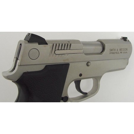 Smith & Wesson CS40 .40 S&W caliber pistol. Chiefs Special compact stainless model in excellent condition. (pr9546)