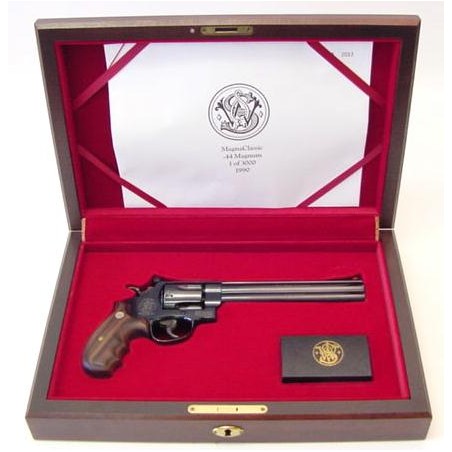 Smith & Wesson Model 29 Magna Classic 44 Magnum Special Edition commemorative revolver with case. (com190)