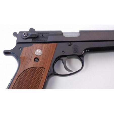 Smith & Wesson Model 439 9mm Auto caliber pistol. (pr3068)