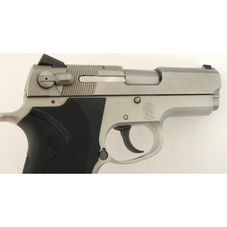 Smith & Wesson 4013 .40S&W caliber pistol. Stainless compact model in very good condition. (pr13016)