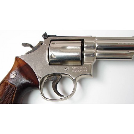 Smith & Wesson 19-5 .357 magnum caliber revolver. 1980s vintage 4 nickel model. Near excellent condition. (pr14923)