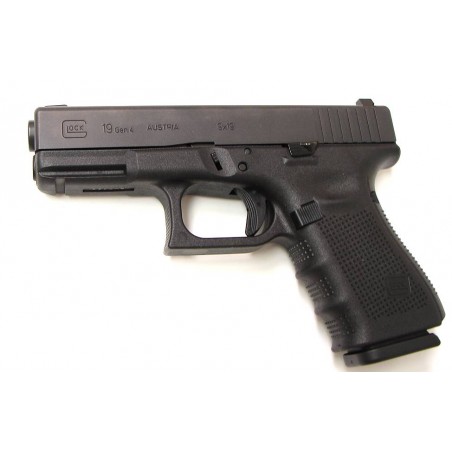 Glock 19 GEN 4 9 MM caliber pistol. Compact model with night sights. Excellent condition. (PR17623)