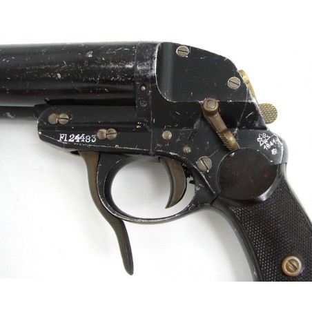 German World War II double barrel flare pistol dated 1941. Has left and right selector switch and a split trigger to operate by  (mm654)