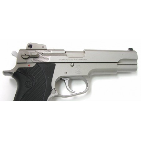 Smith & Wesson 1006 10mm caliber pistol. Popular 10mm full size model with adjustable sights. Excellent caliber with box. (pr16040)