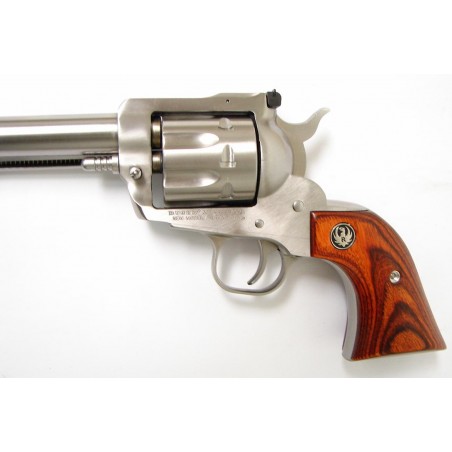 Ruger New Model Blackhawk .327 Magnum caliber pistol. Scarce 8-shot .327 magnum stainless model with 5 1/2" barrel. Excellent co (PR23951)